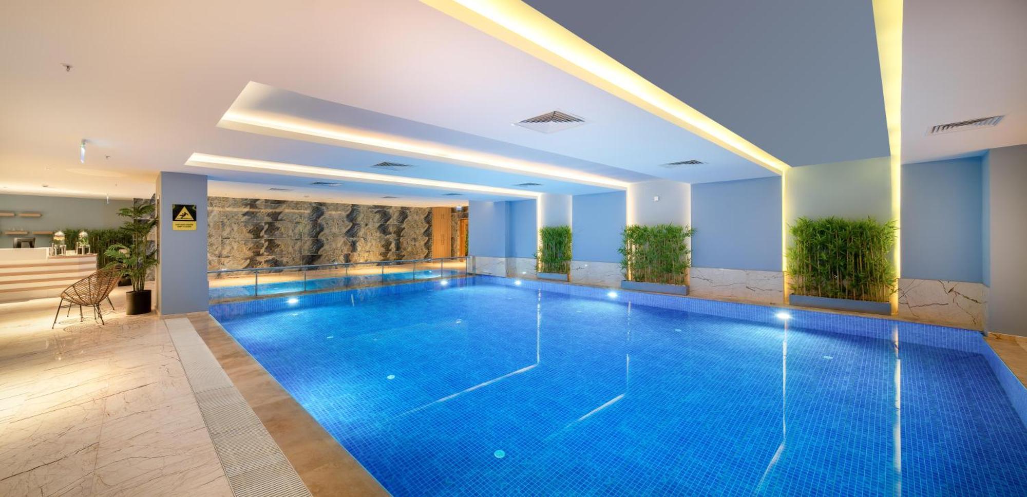 Concorde Tower Hotel & Casino Nicosia Exterior foto Indoor pool